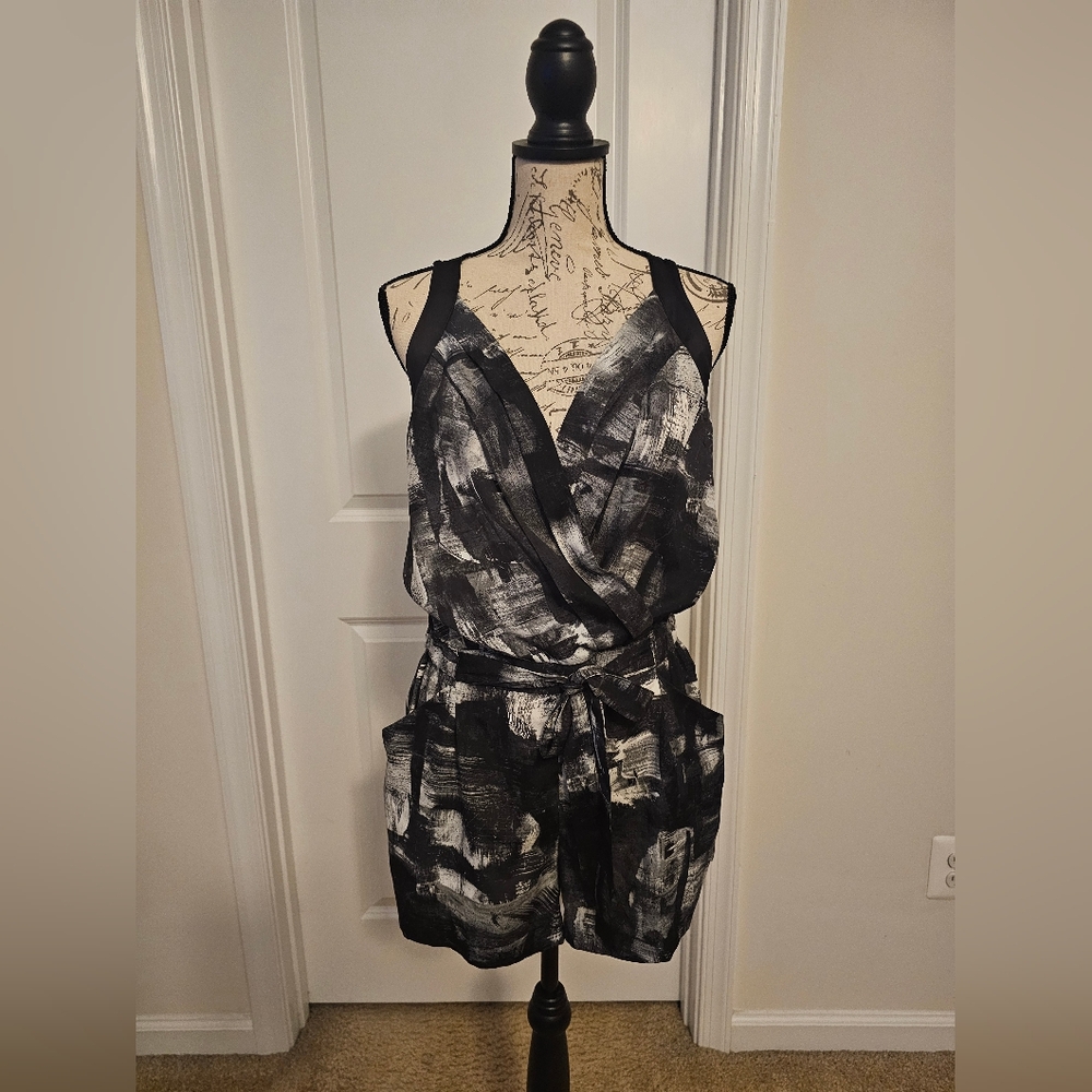 GUESS sexy romper